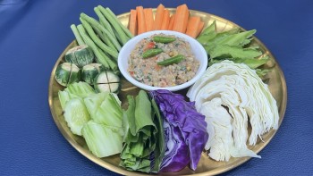 Chop Prahok with Fresh Vegetable