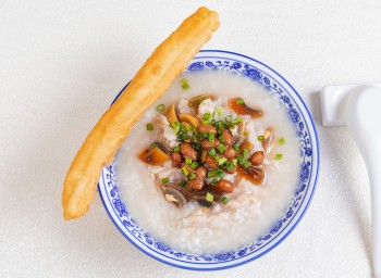 បបរសាច់ជ្រូកពងទាខ្មៅ
